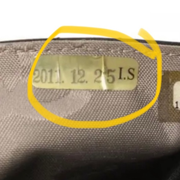 /traded/💯 Chanel CC Cambon WOC - Picture 9 of 16